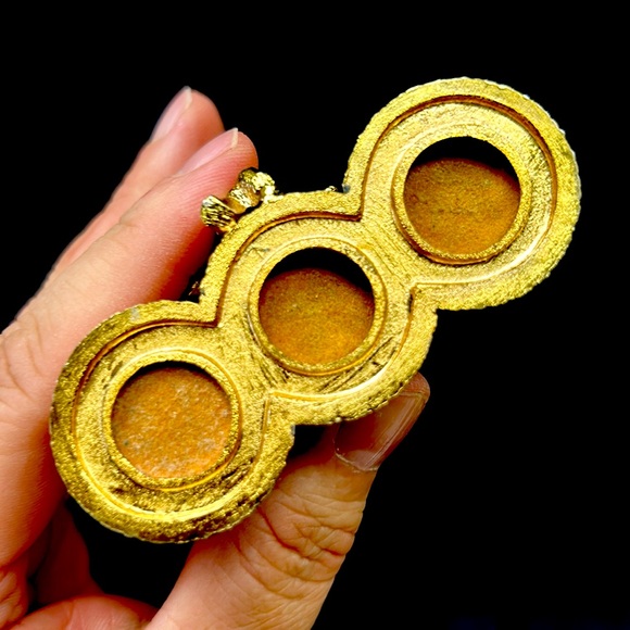 Mid Century gold-tone ornate metal with cherub 3 slot lipstick holder - Picture 6 of 6